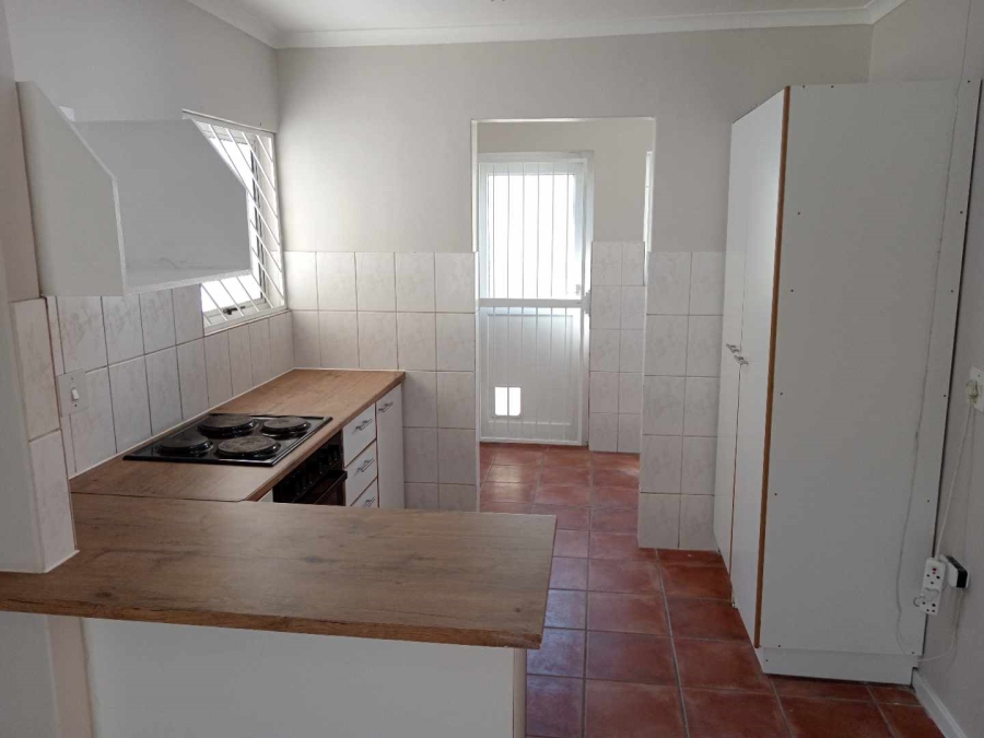 To Let 3 Bedroom Property for Rent in Protea Heights Western Cape